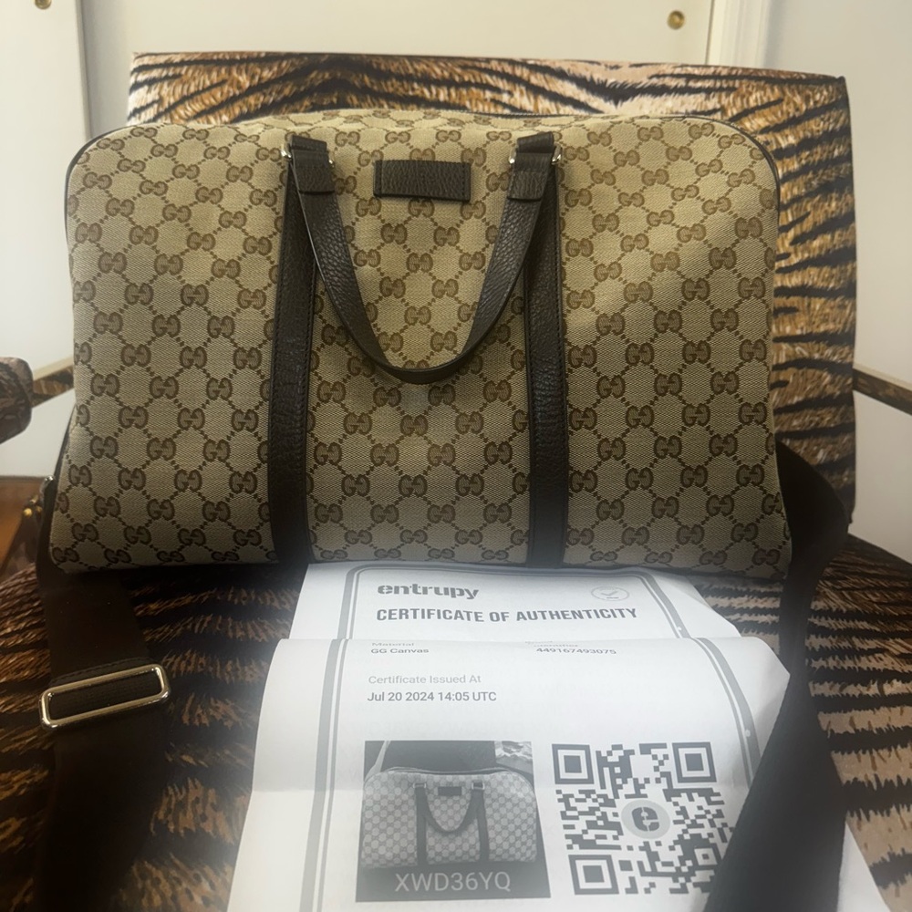 Gucci GG Supreme Canvas Duffle Bag with Strap | Authenticated